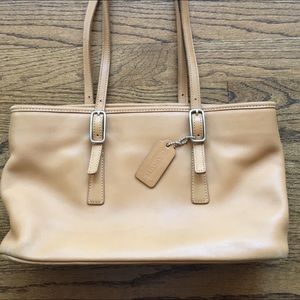 Vintage Coach shoulder bag.